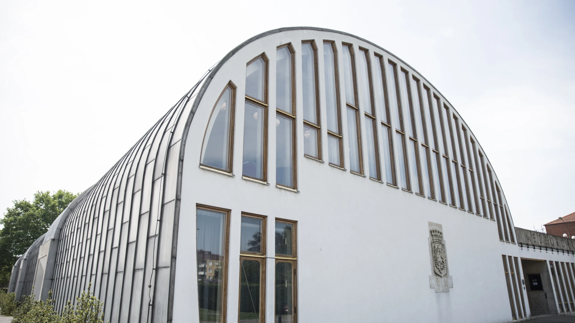 Bild av Medborgarhusets entré och glasparti